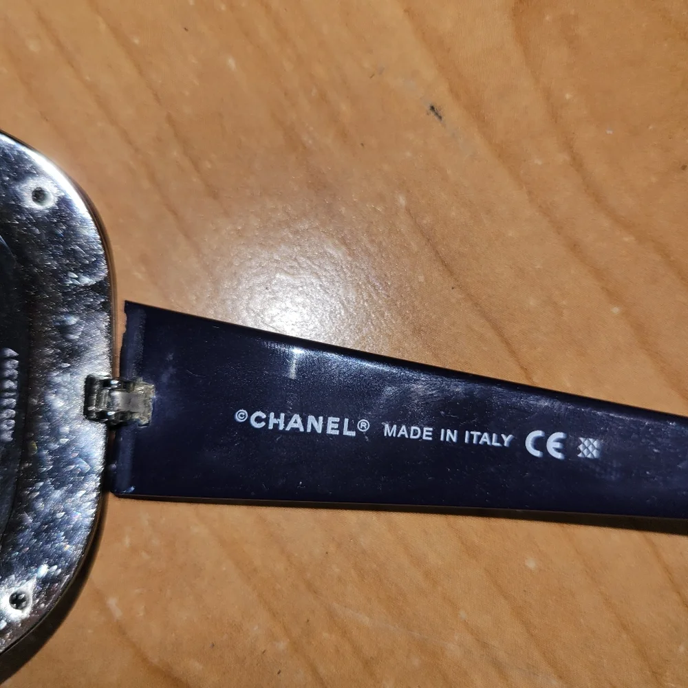 CHANEL Dark Blue Oversized Sunglasses - Picture 8 of 14